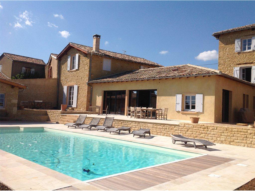 rénovation d'une maison en pierre dans le Beaujolais